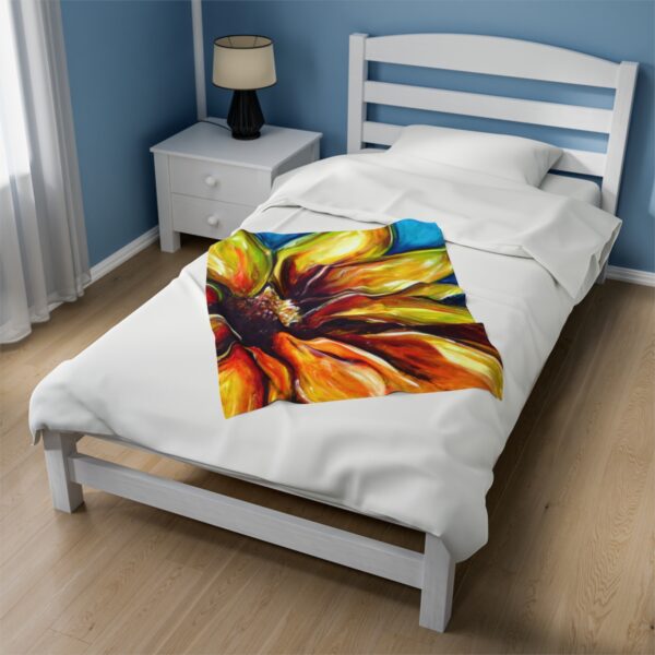 Vibrant Abstract Flower Plush Blanket - Image 6